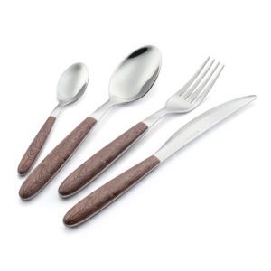 Cubiertos rústicos acabado nogal