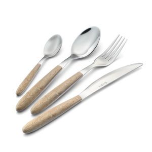 Cubiertos rústicos efecto pino natural